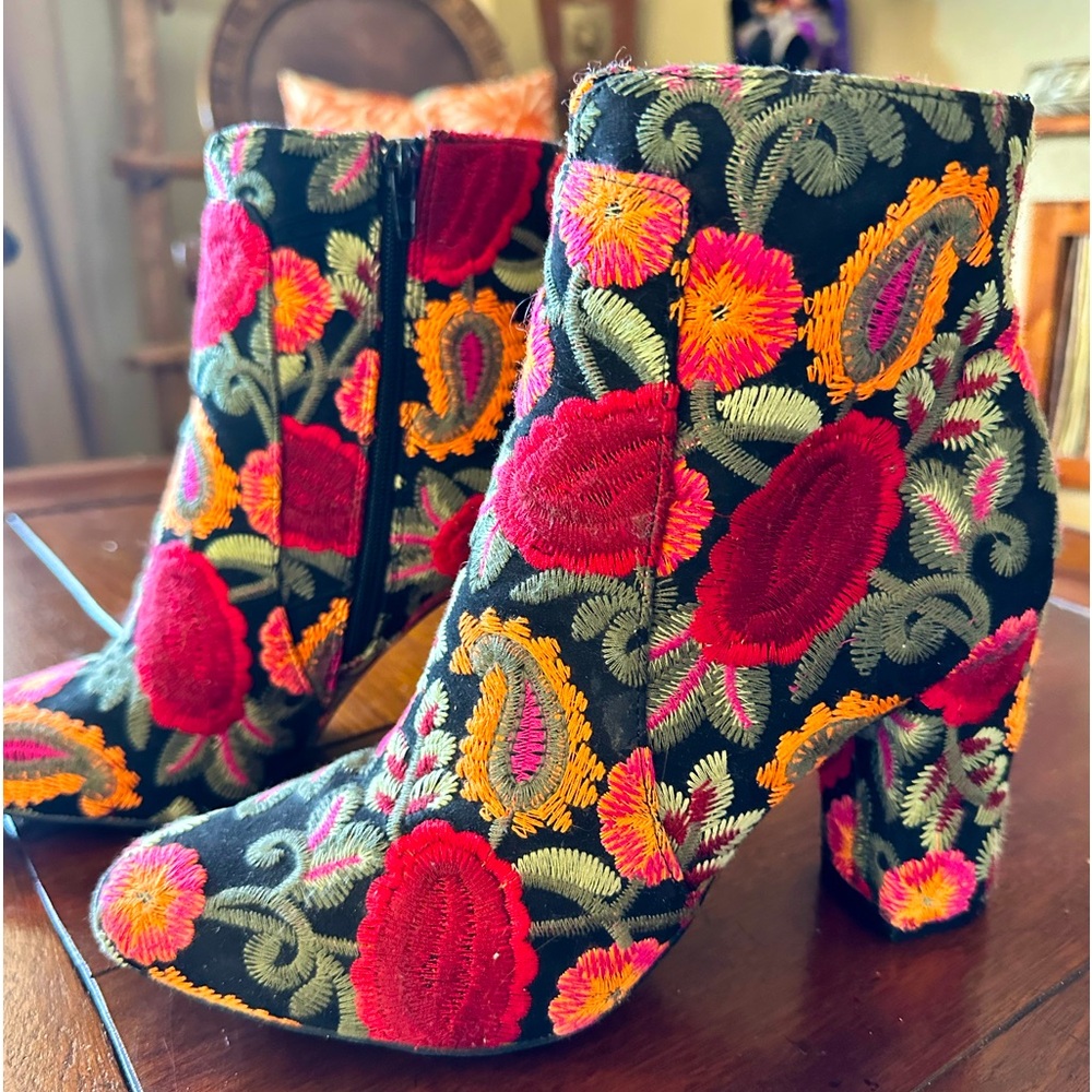 MIA Embroidered Floral Boots - ✨Worn Once! ✨